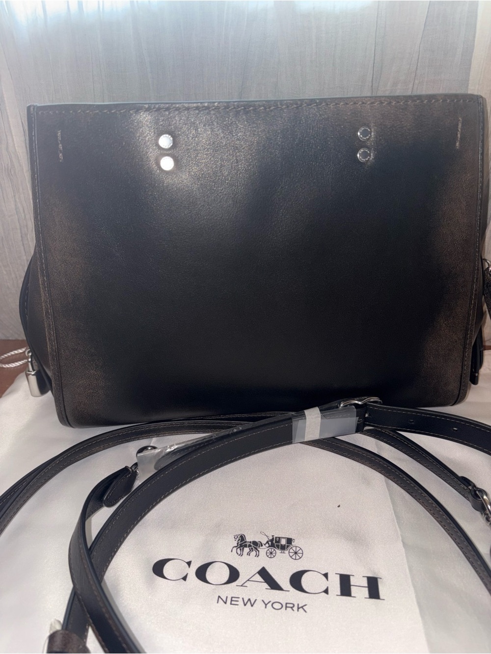 Coach loved leather rouge 31 no charms - Picture 2 of 5